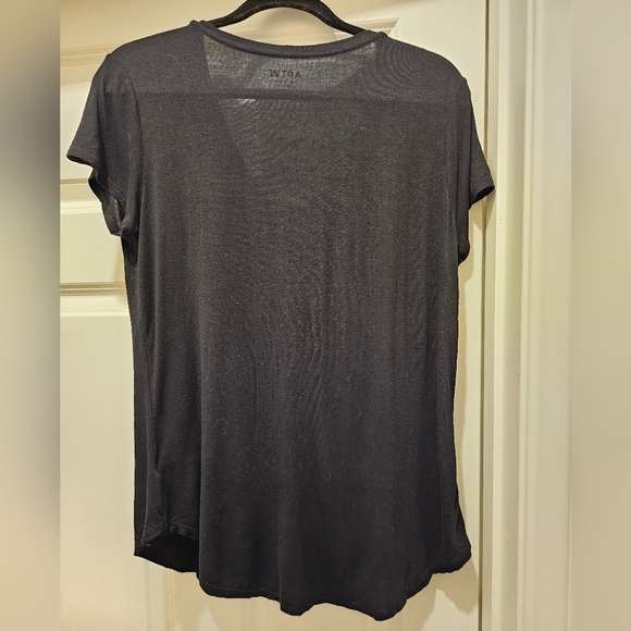 Top - Picture 2 of 5